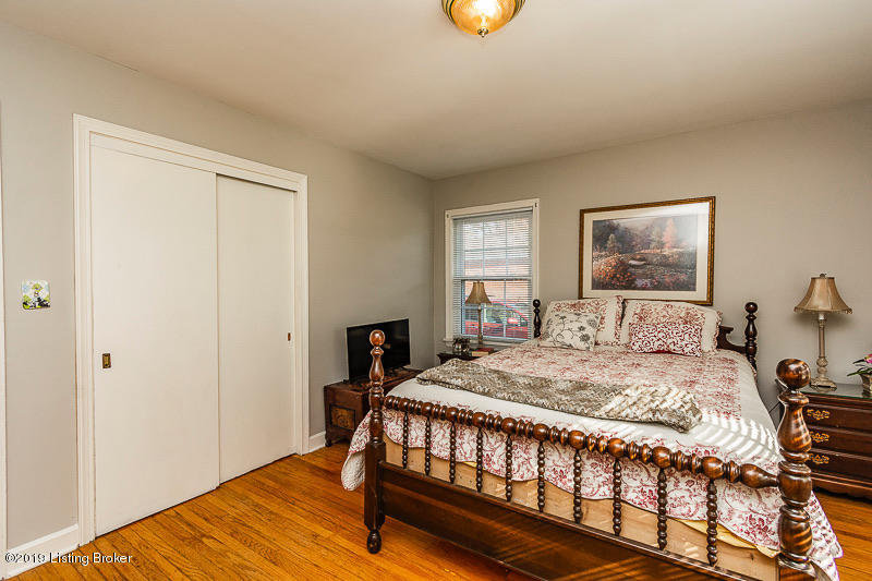 4403 Kinloch Road Louisville, KY 40207 - Photo 30 of 36 Room to arrange
