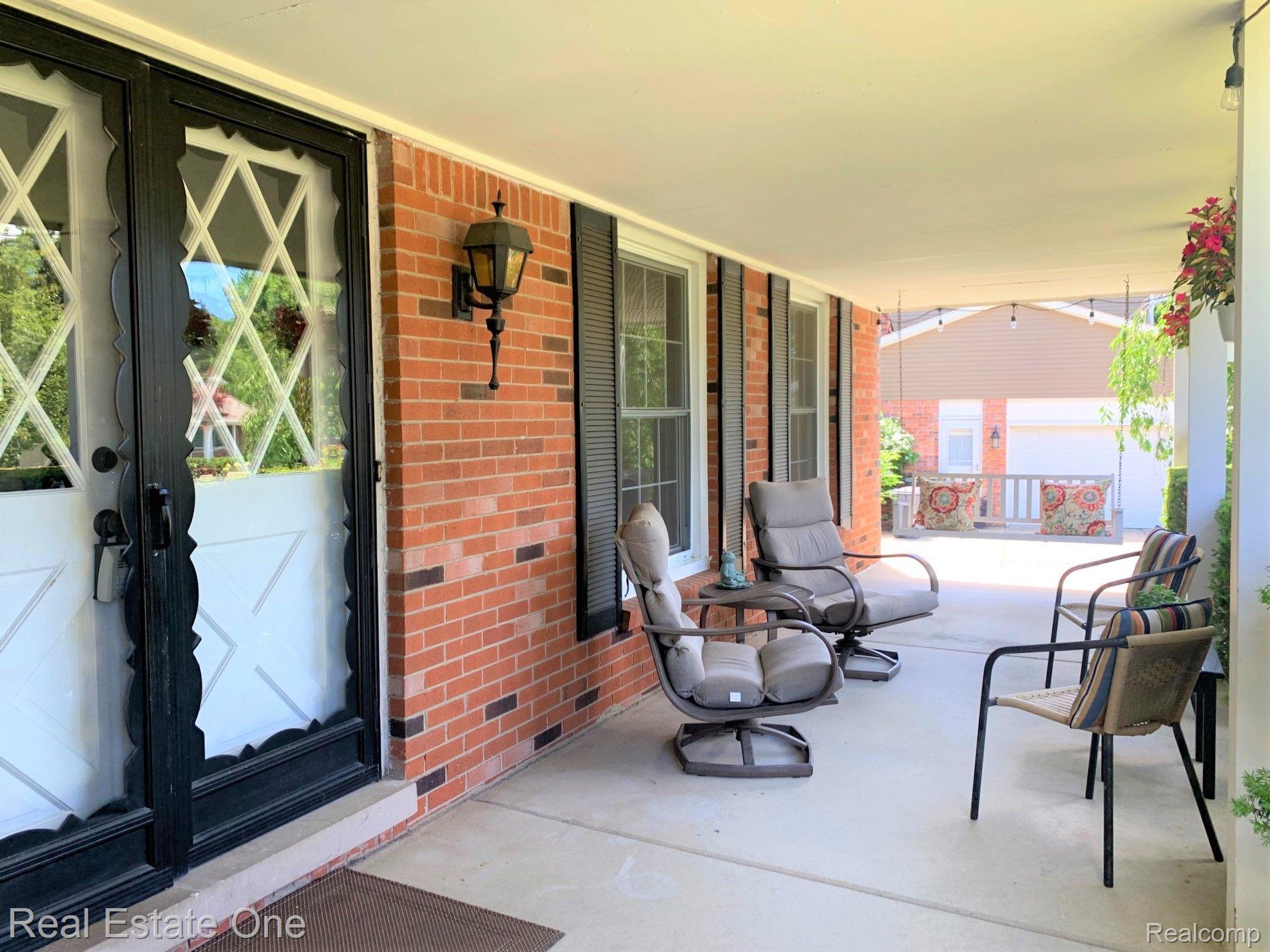 874 Bridgestone Drive Rochester, MI 48309 - Photo 3 of 45
