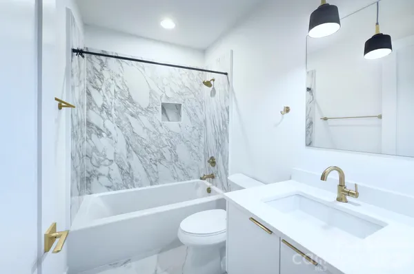 $3,200 | 2737 Shenandoah Avenue, Charlotte, NC 28205