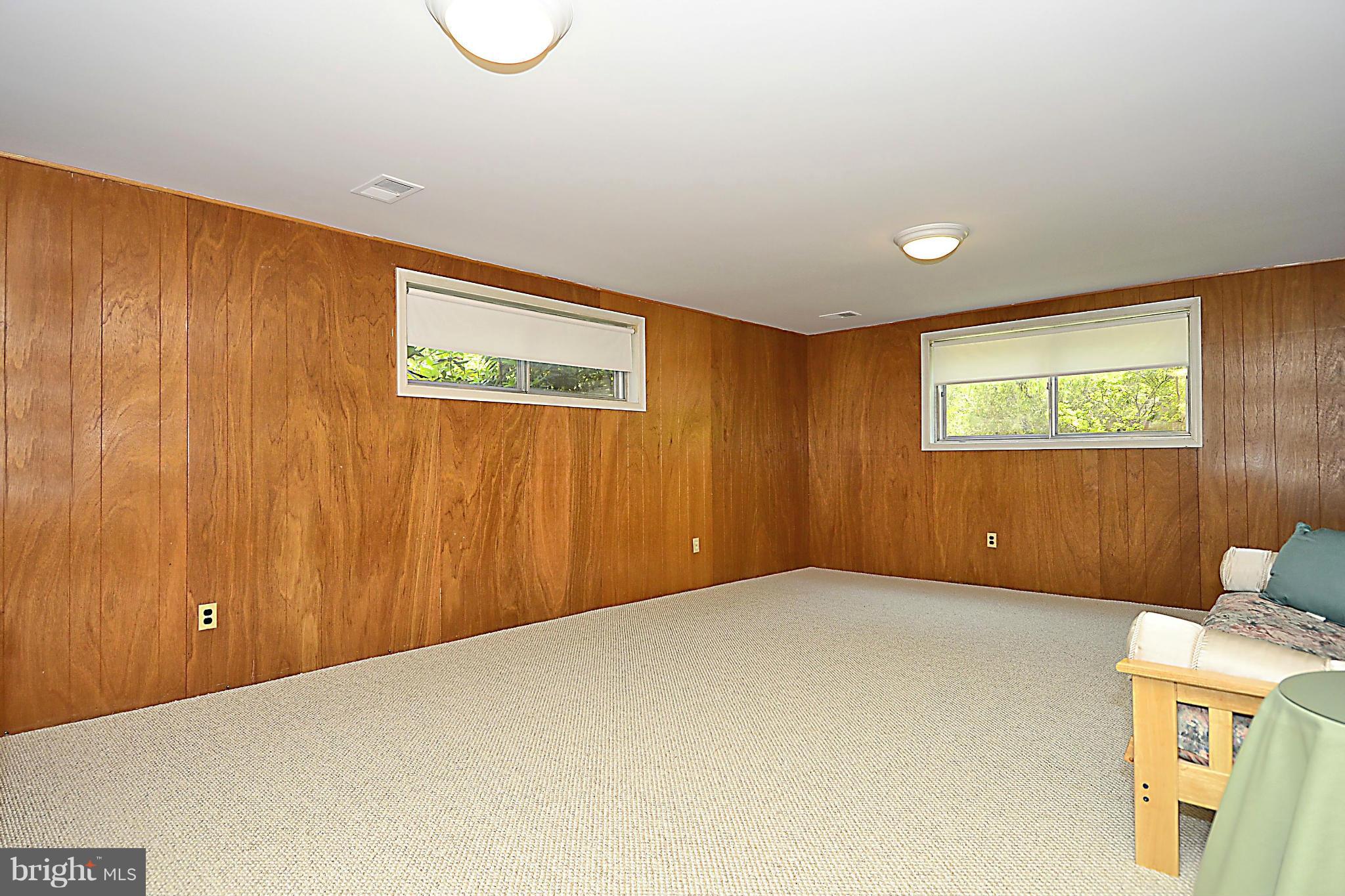 628 Kenbrook Drive Silver Spring, MD 20902 - Photo 15 of 30 Family Room