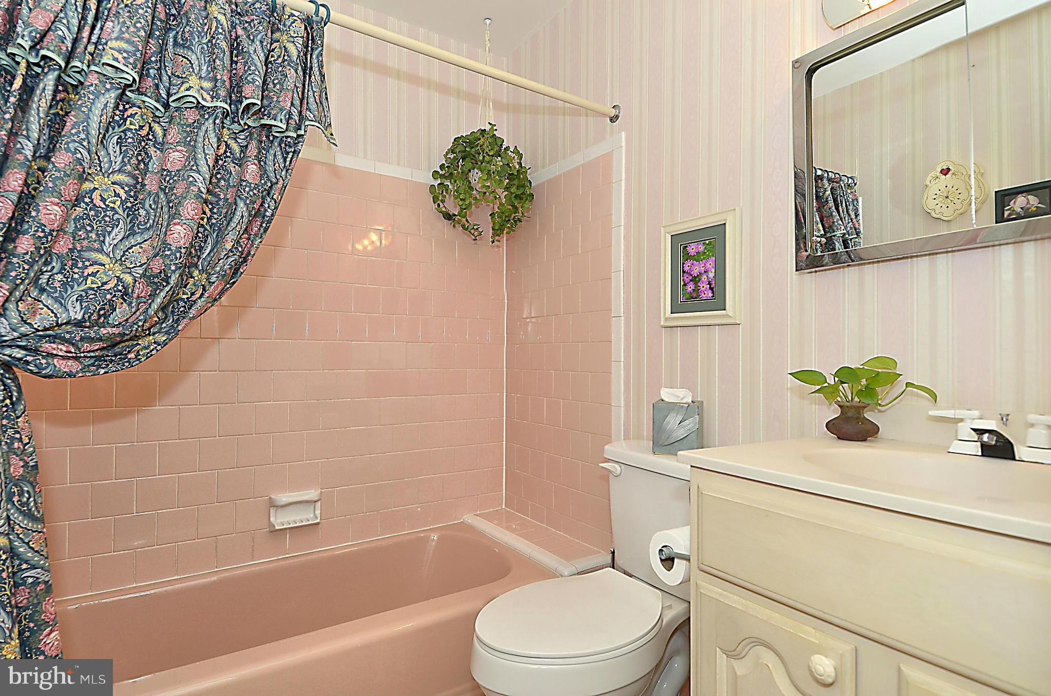 628 Kenbrook Drive Silver Spring, MD 20902 - Photo 22 of 30 Hall Bath