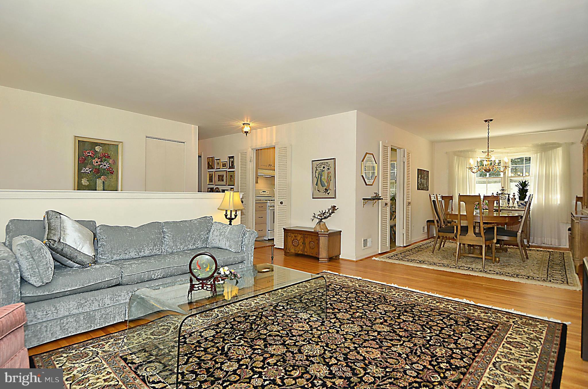 628 Kenbrook Drive Silver Spring, MD 20902 - Photo 9 of 30 Living Room