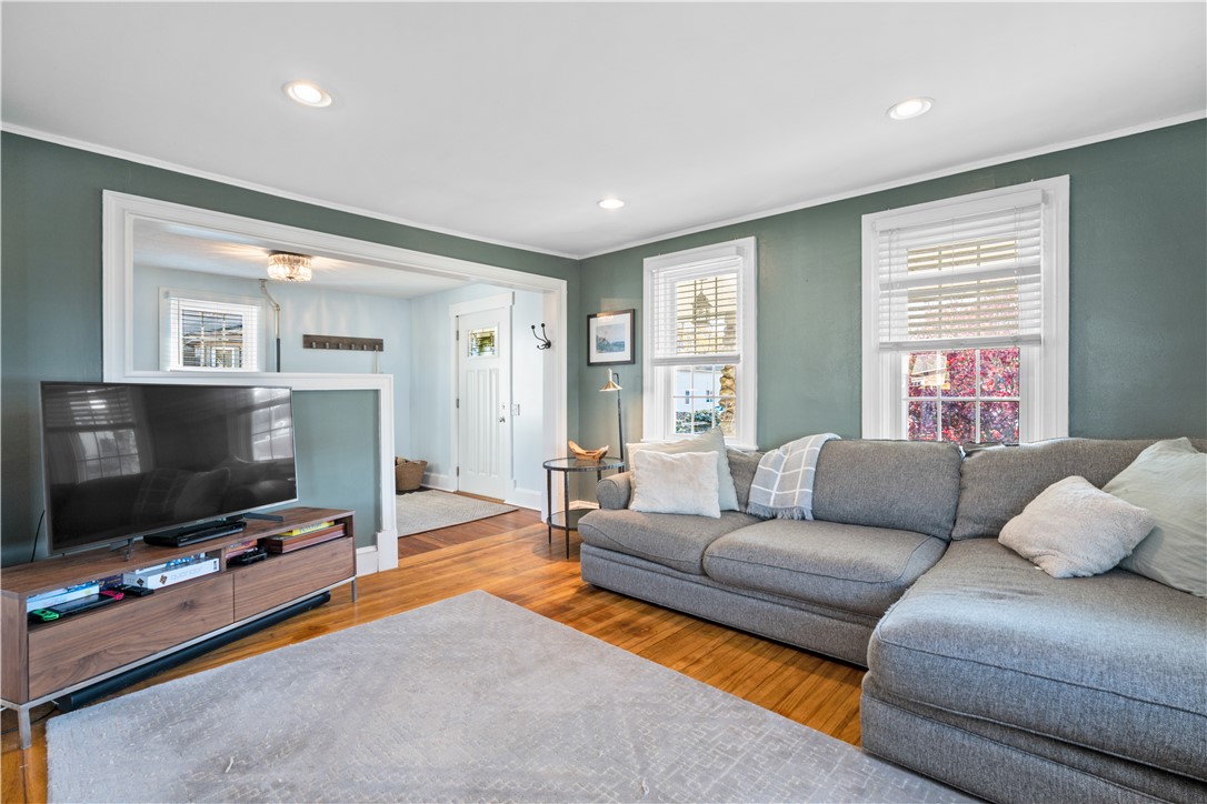 23 Pierce Street Westerly, RI 02891 - Photo 7 of 33 Gallery Image 7