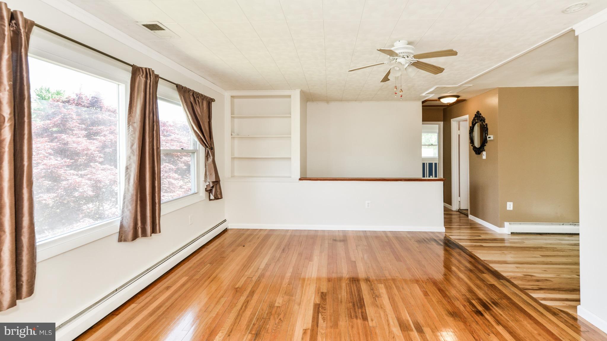 15142 Georgia Road Woodbridge, VA 22191 - Photo 15 of 30 Family Room
