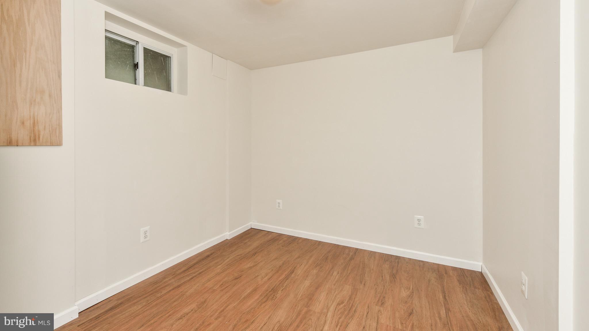 15142 Georgia Road Woodbridge, VA 22191 - Photo 3 of 30 Den
