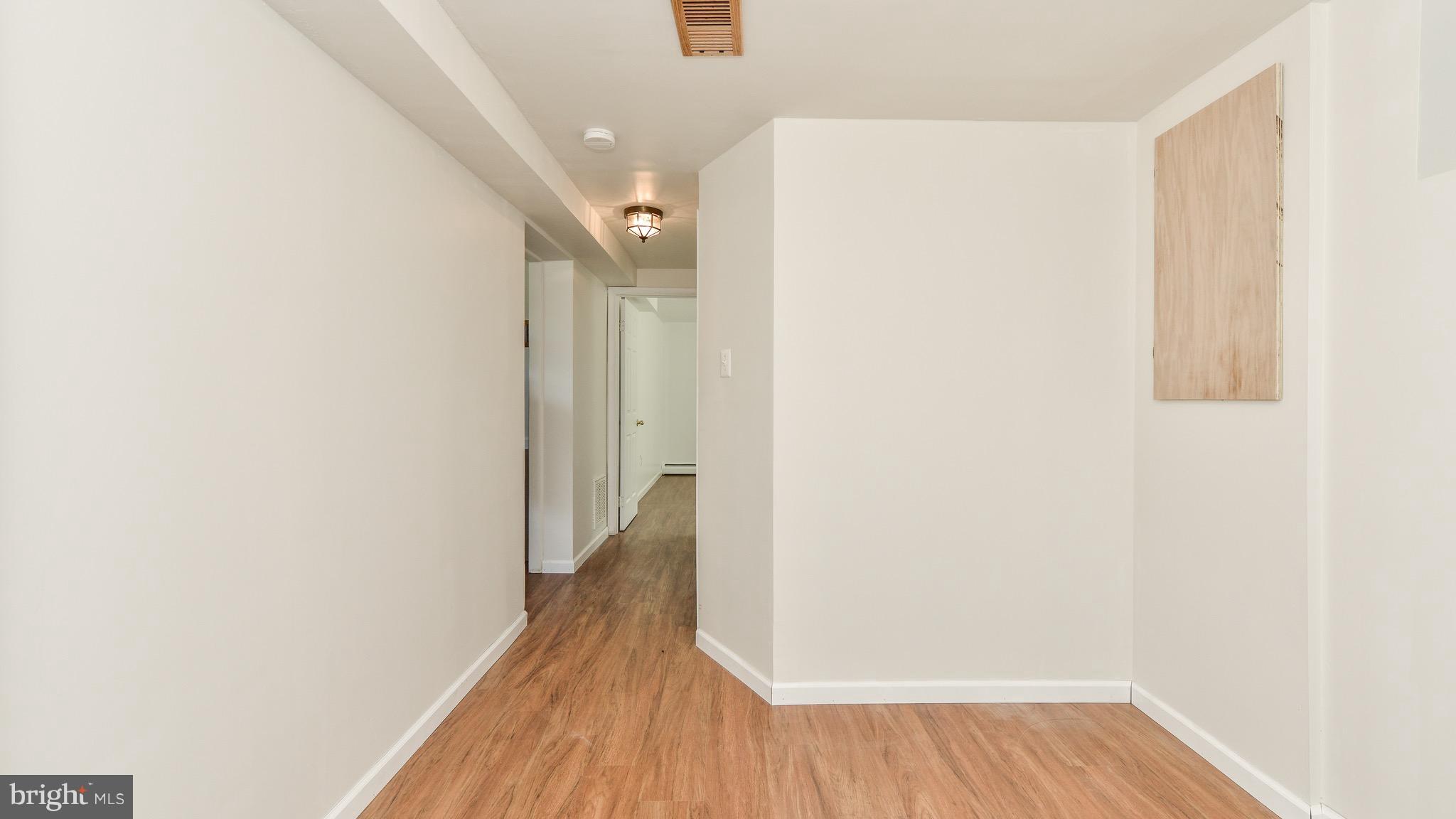 15142 Georgia Road Woodbridge, VA 22191 - Photo 4 of 30 Den