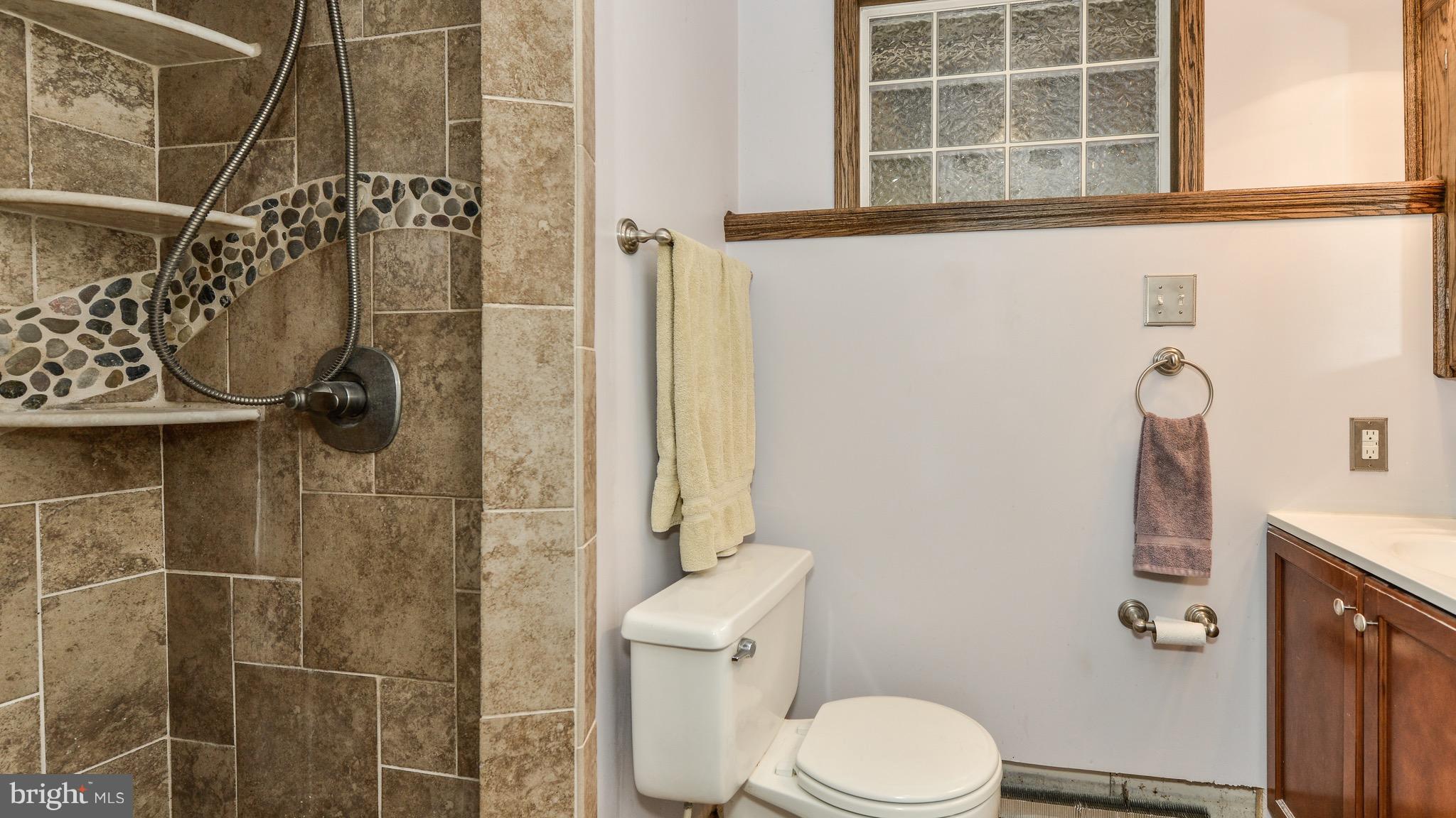 15142 Georgia Road Woodbridge, VA 22191 - Photo 7 of 30 Bath 2