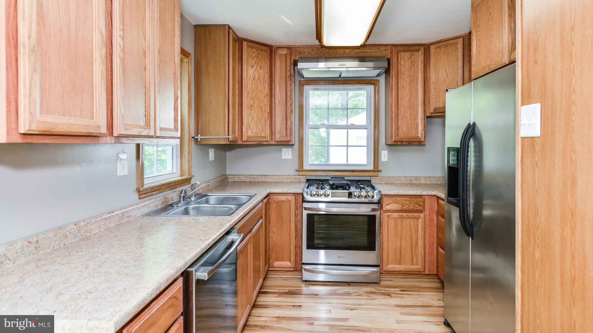 15142 Georgia Road Woodbridge, VA 22191 - Photo 9 of 30 Kitchen