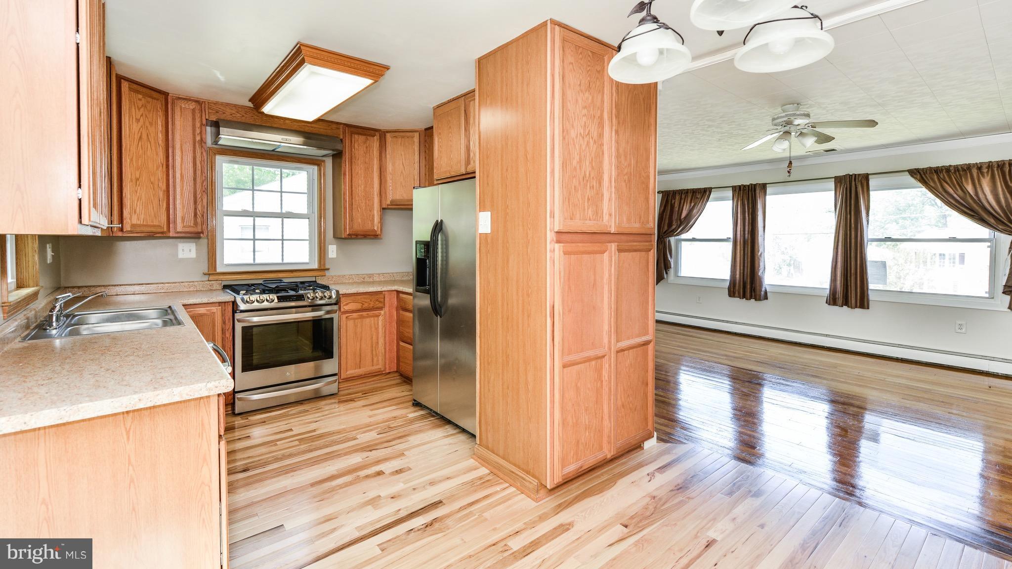 15142 Georgia Road Woodbridge, VA 22191 - Photo 10 of 30 Kitchen