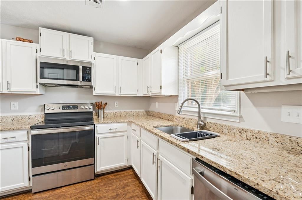 2926 Webb Bridge Road Alpharetta, GA 30009 - Photo 4 of 31