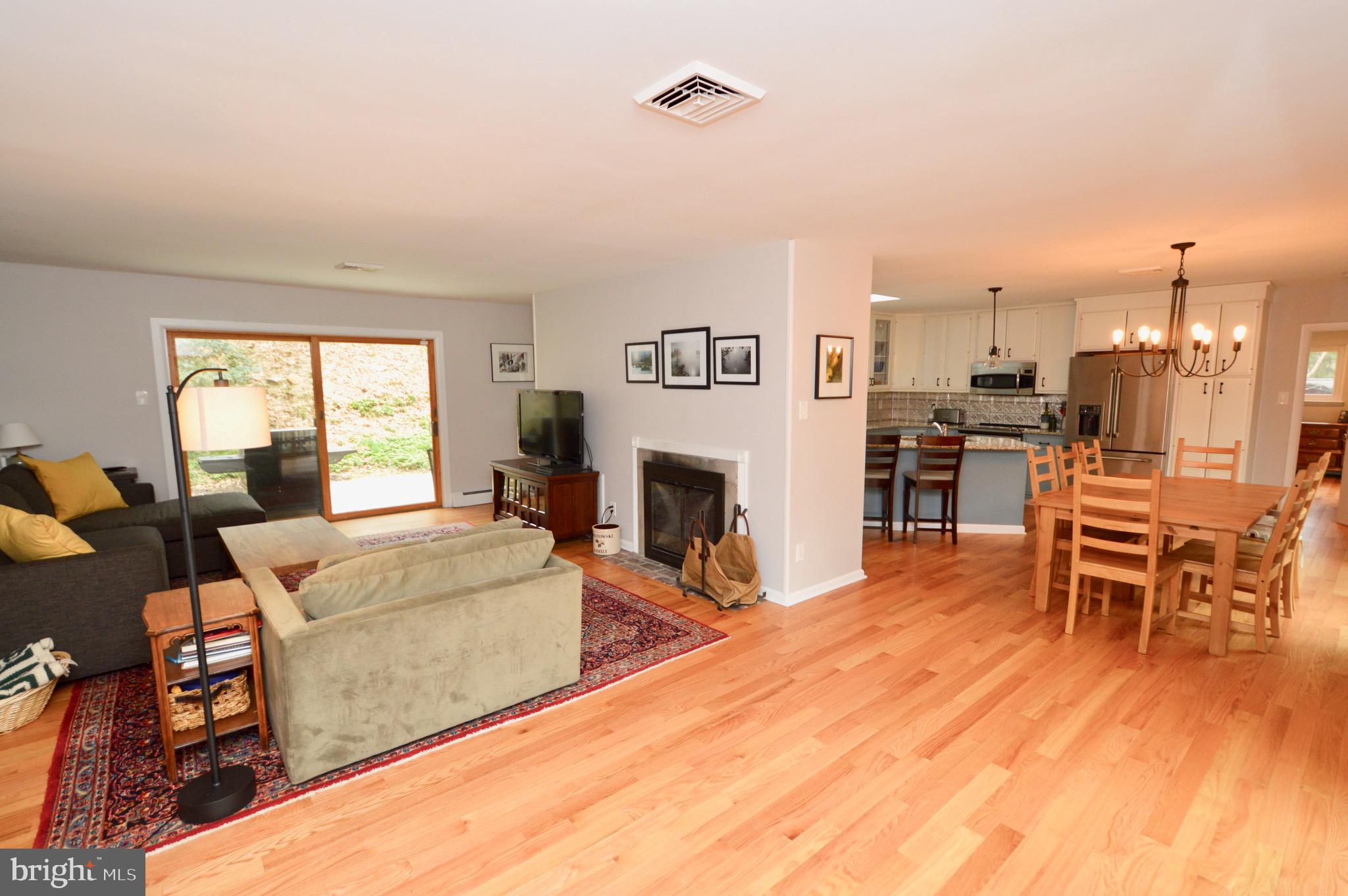 417 Oak Valley Road Media, PA 19063 - Photo 3 of 19 Main Level