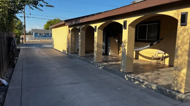 a view of a water heater door