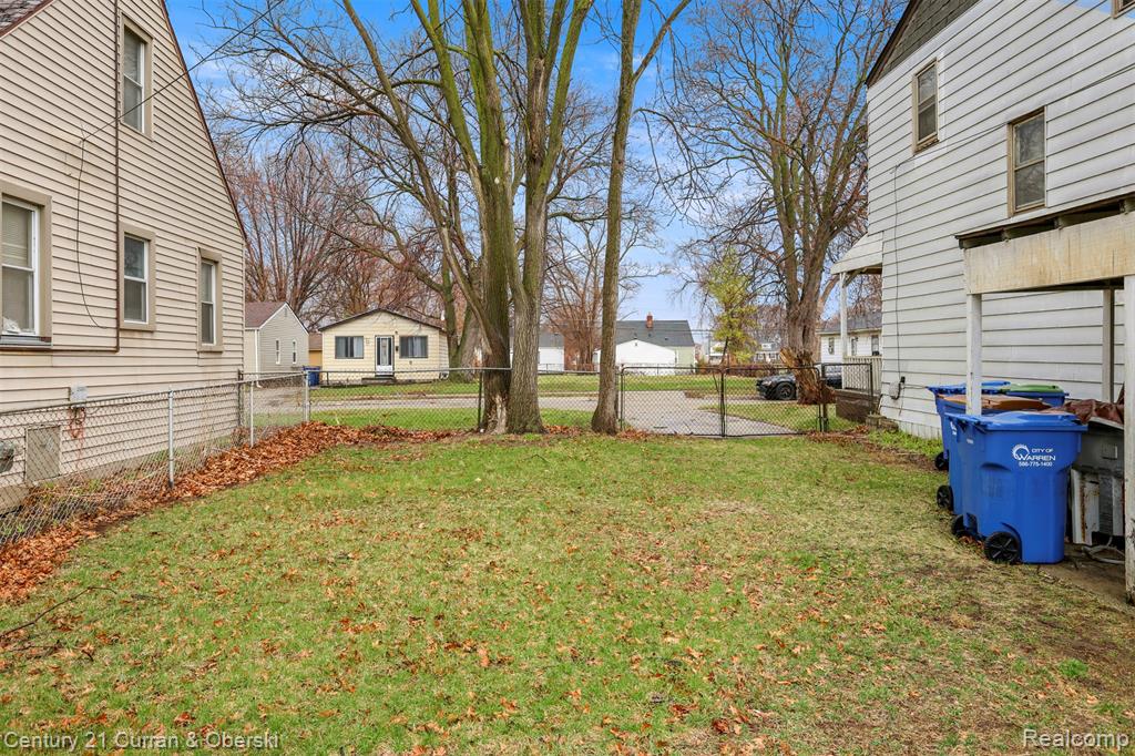 11352 Rivard Avenue Warren, MI 48089 - Photo 3 of 7