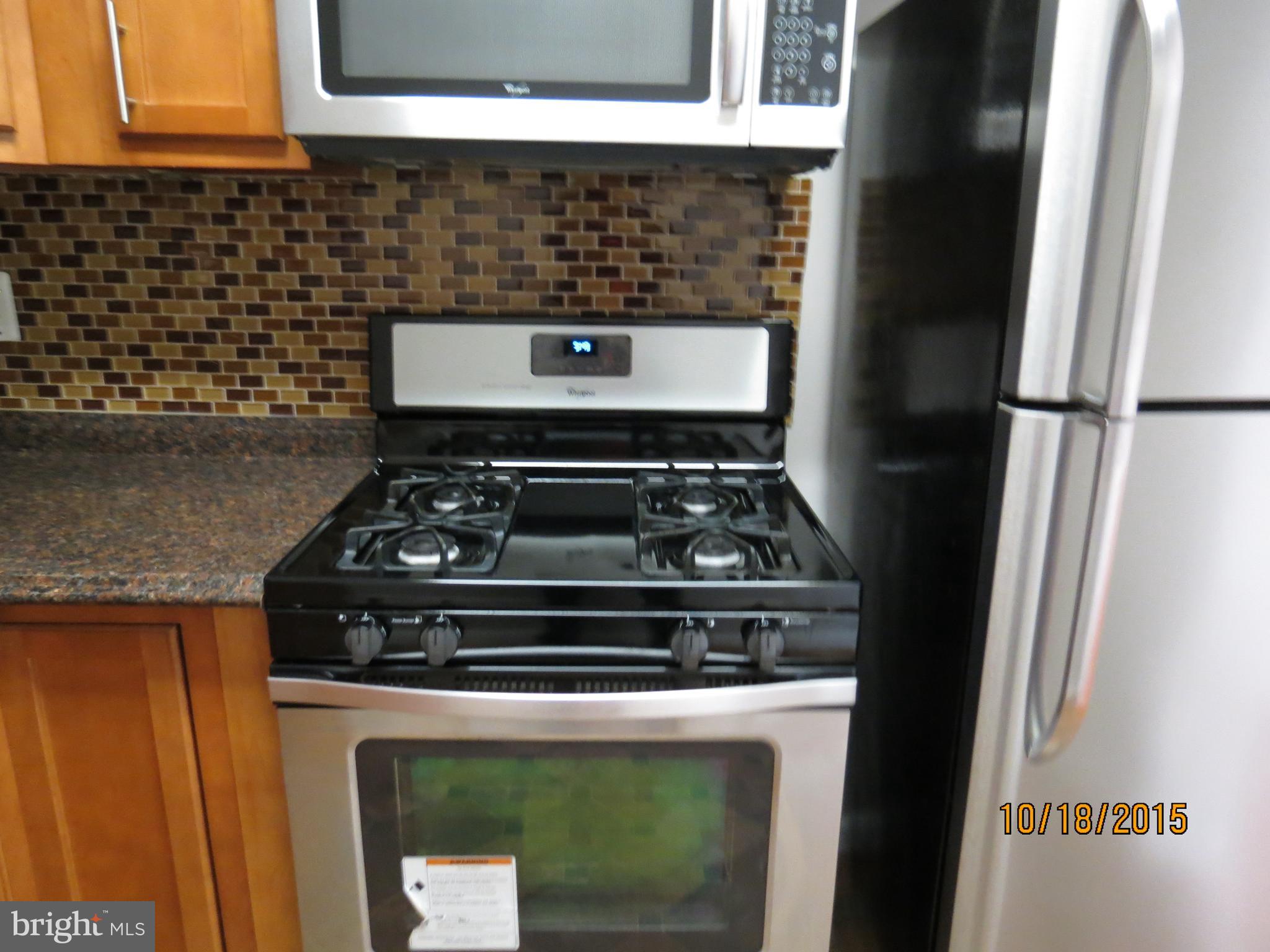 1939 Addison Road South District Heights, MD 20747 - Photo 7 of 14