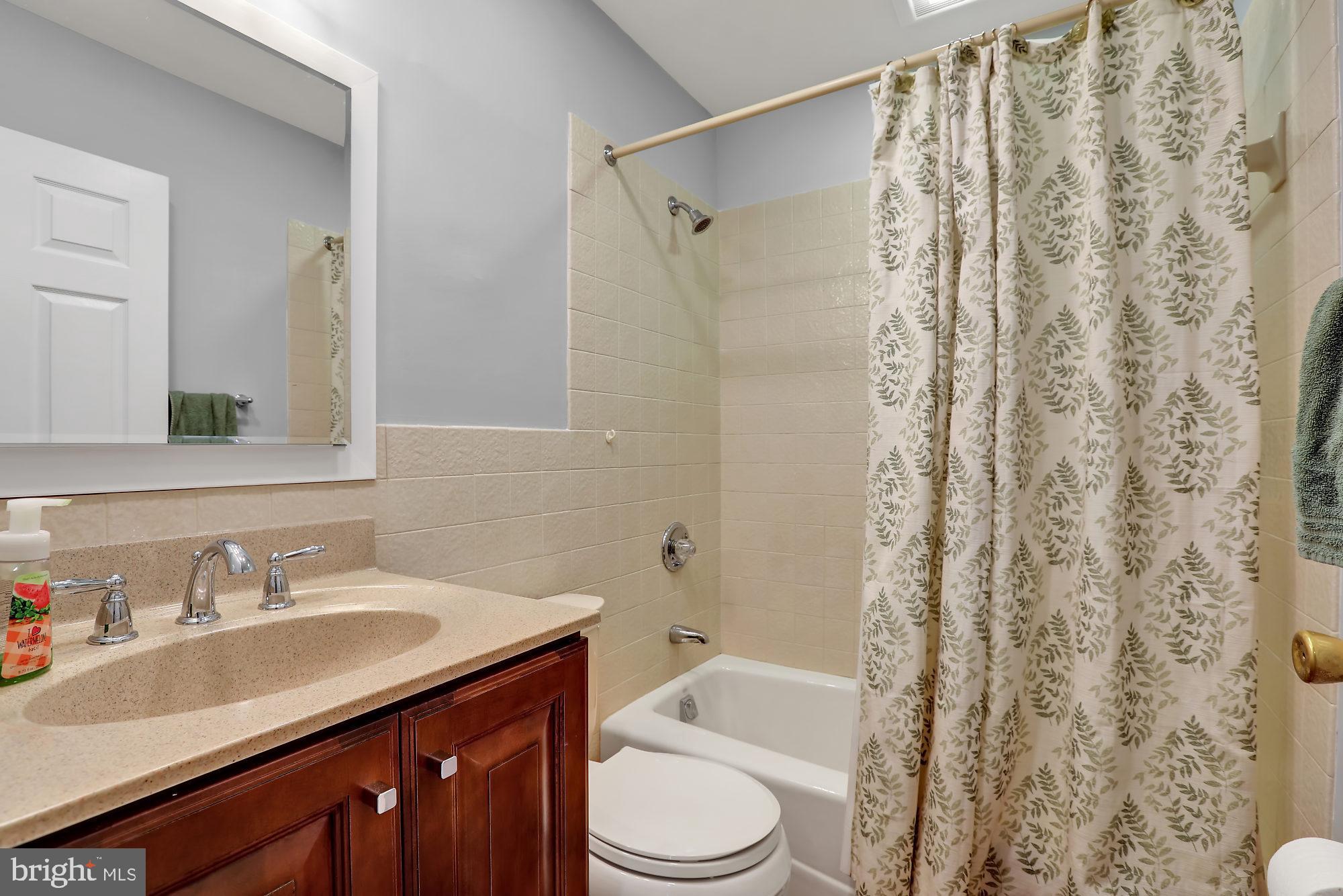 2 Thistle Road Levittown, PA 19056 - Photo 13 of 23