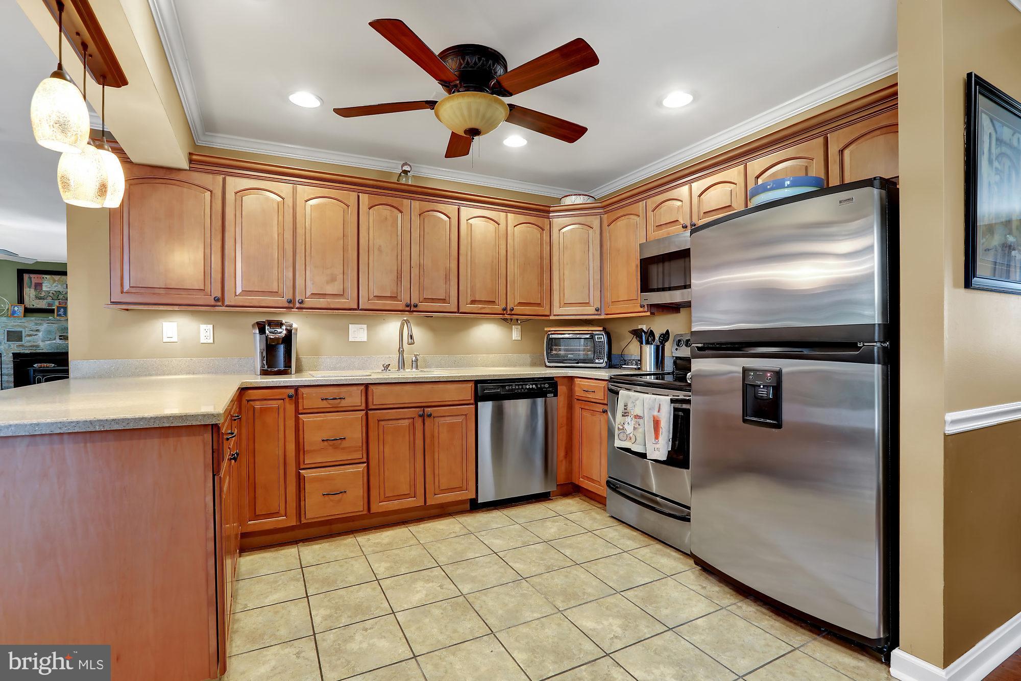 2 Thistle Road Levittown, PA 19056 - Photo 7 of 23
