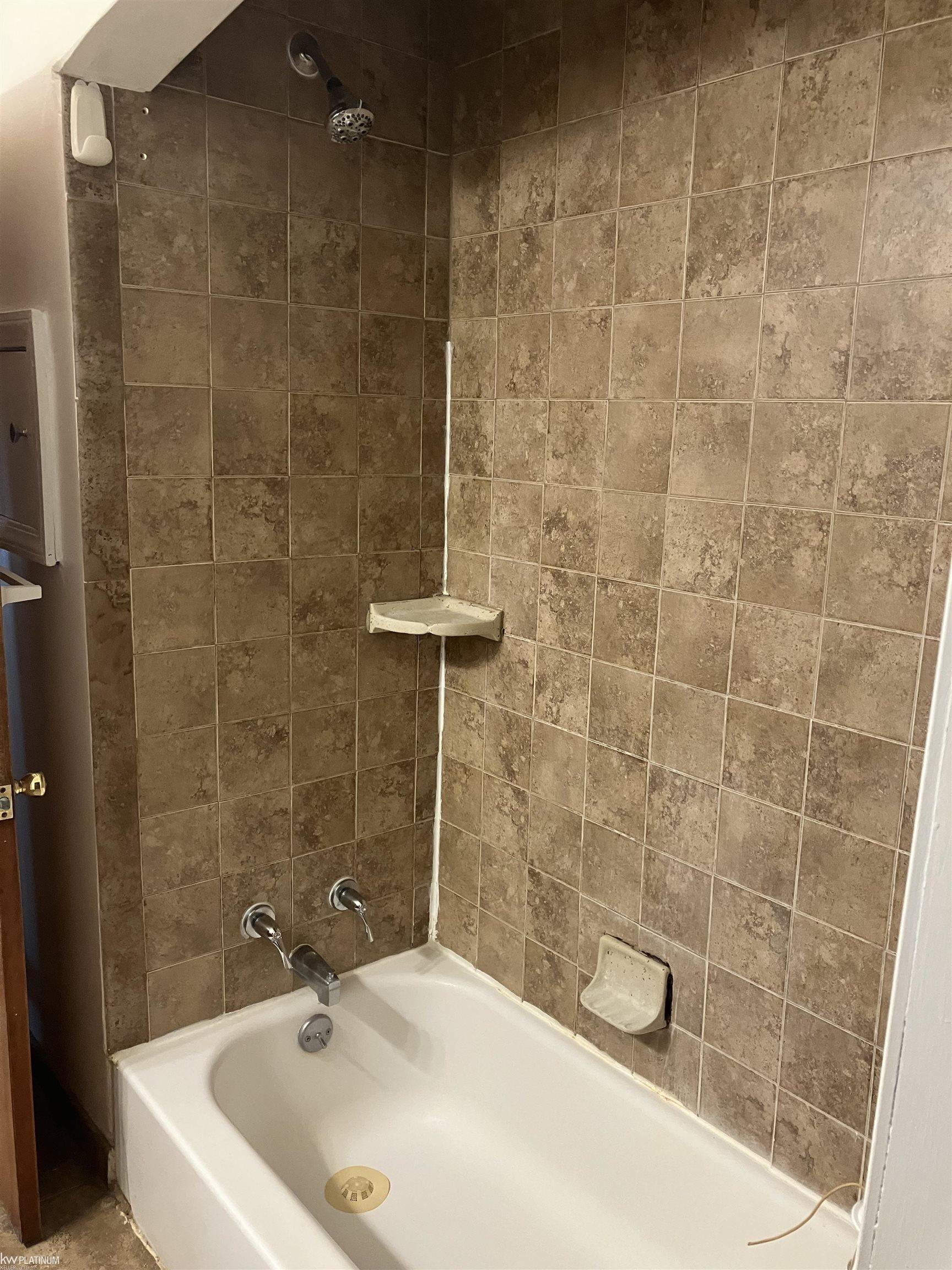 8915 21 Mile Road Utica, MI 48317 - Photo 12 of 22