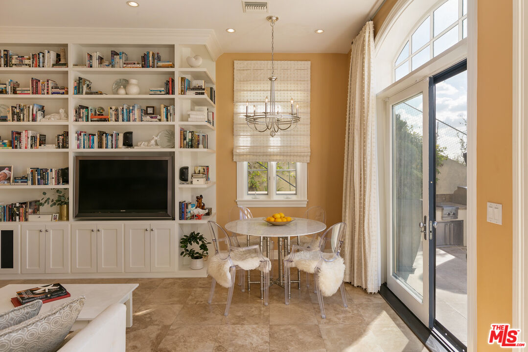 1658 Lindacrest Drive Beverly Hills, CA 90210 - Photo 15 of 29