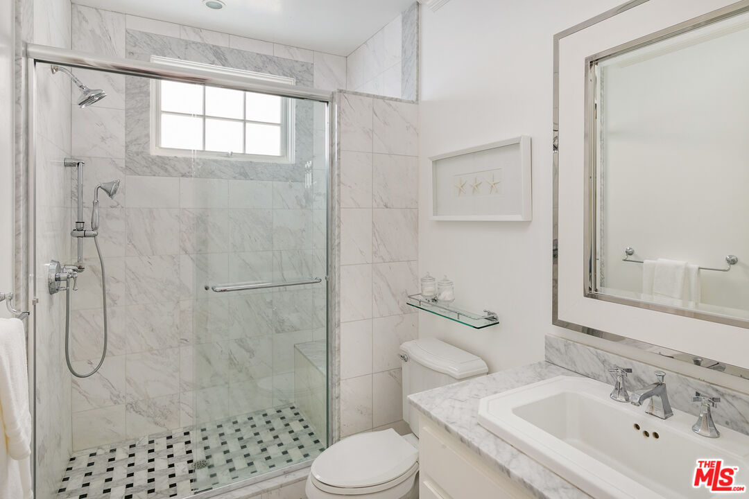 1658 Lindacrest Drive Beverly Hills, CA 90210 - Photo 23 of 29