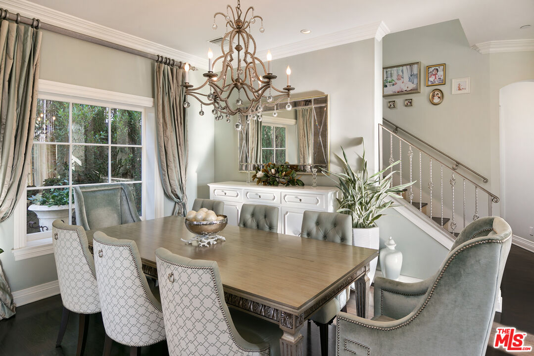 1658 Lindacrest Drive Beverly Hills, CA 90210 - Photo 10 of 29