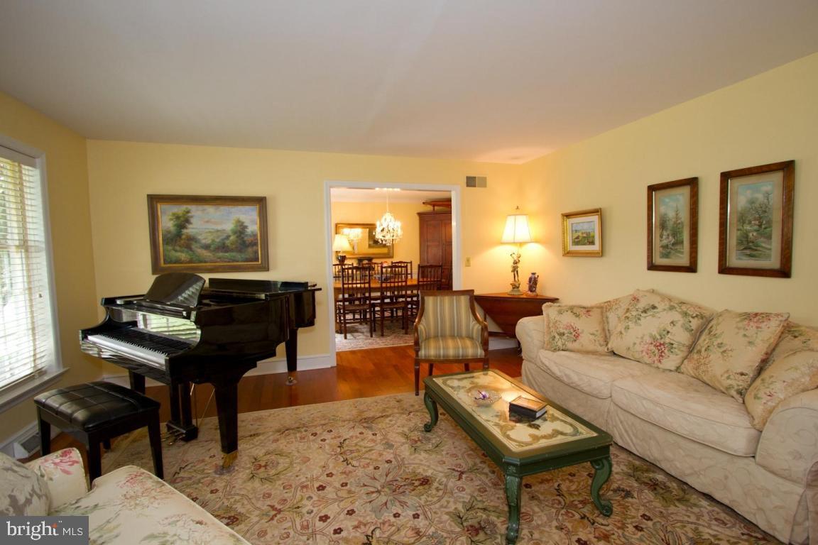 2924 Brookfield Road Lancaster, PA 17601 - Photo 9 of 60