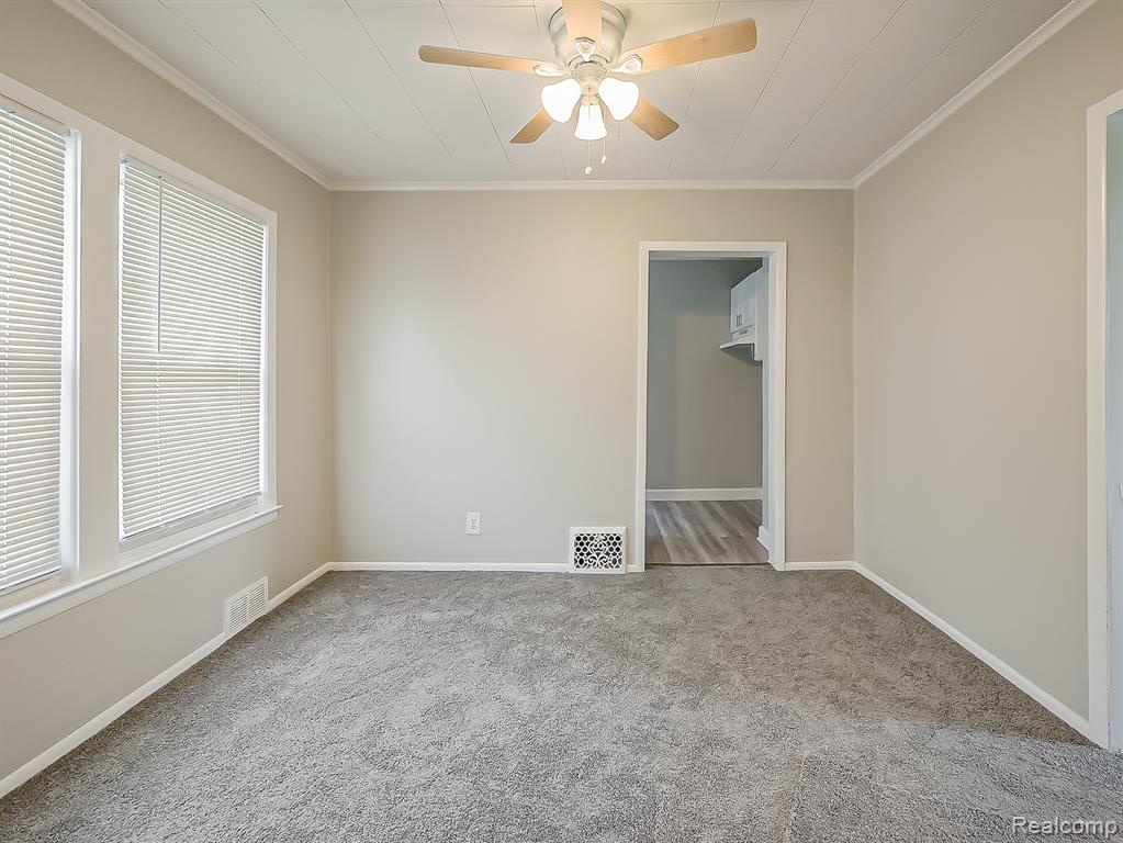 245 South Edith Street Pontiac, MI 48342 - Photo 4 of 30
