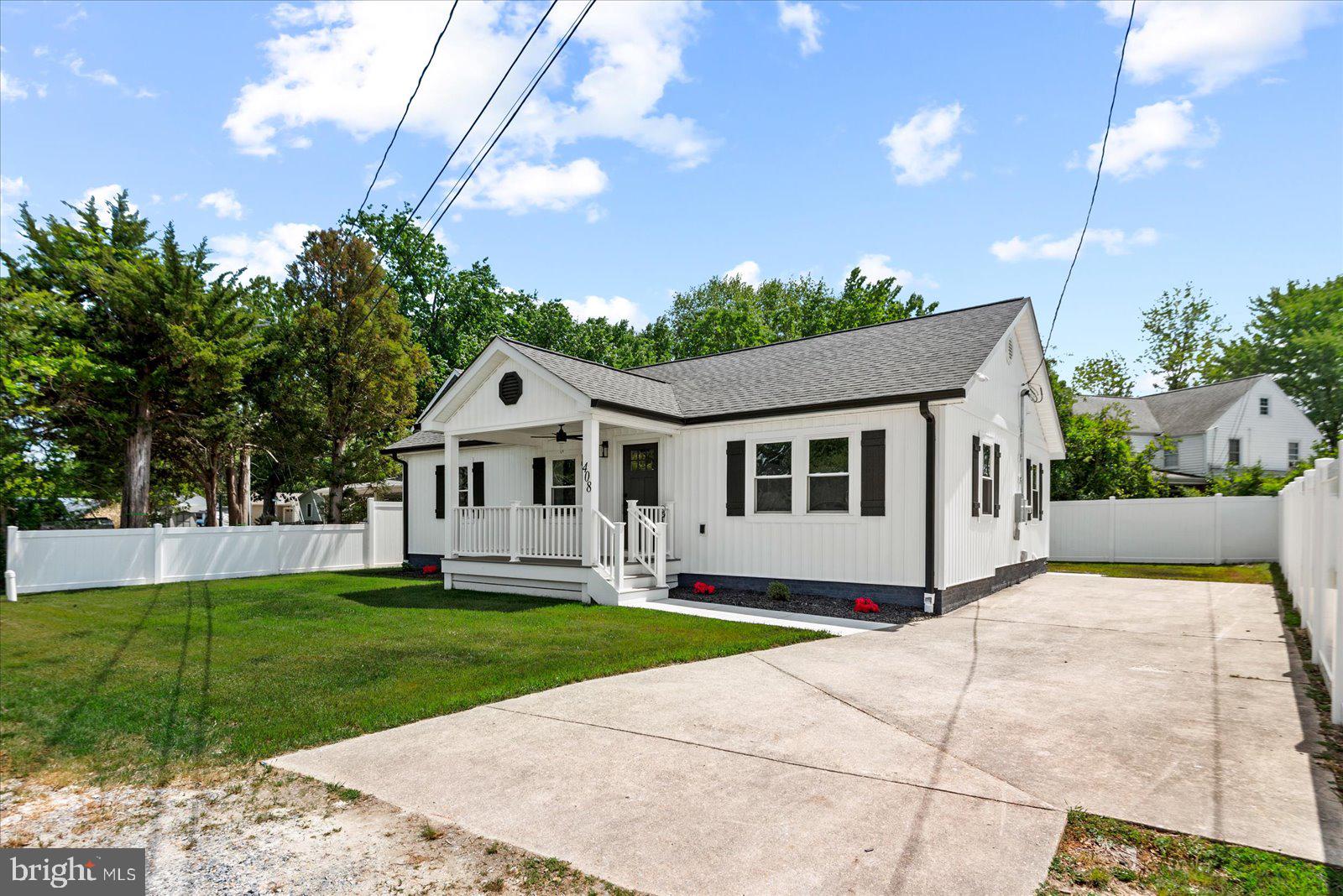 408 Wirt Street Colonial Beach, VA 22443 - Photo 2 of 46 Charming home with spacious yard.