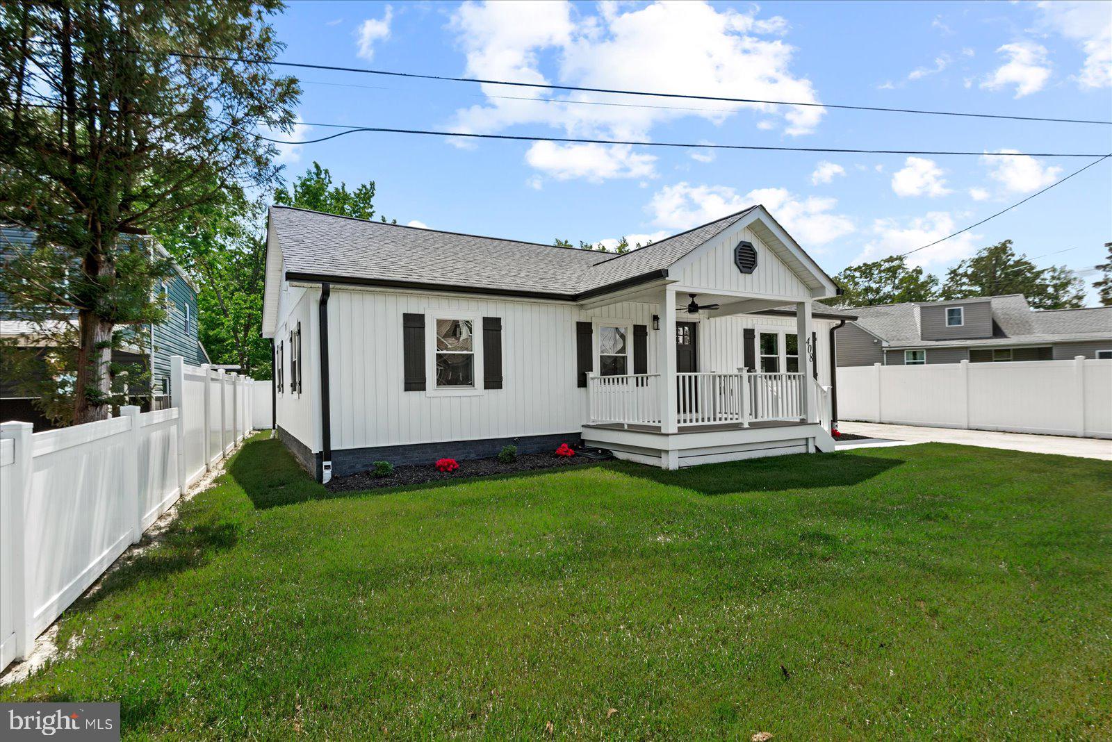 408 Wirt Street Colonial Beach, VA 22443 - Photo 3 of 46 Charming home with inviting porch.