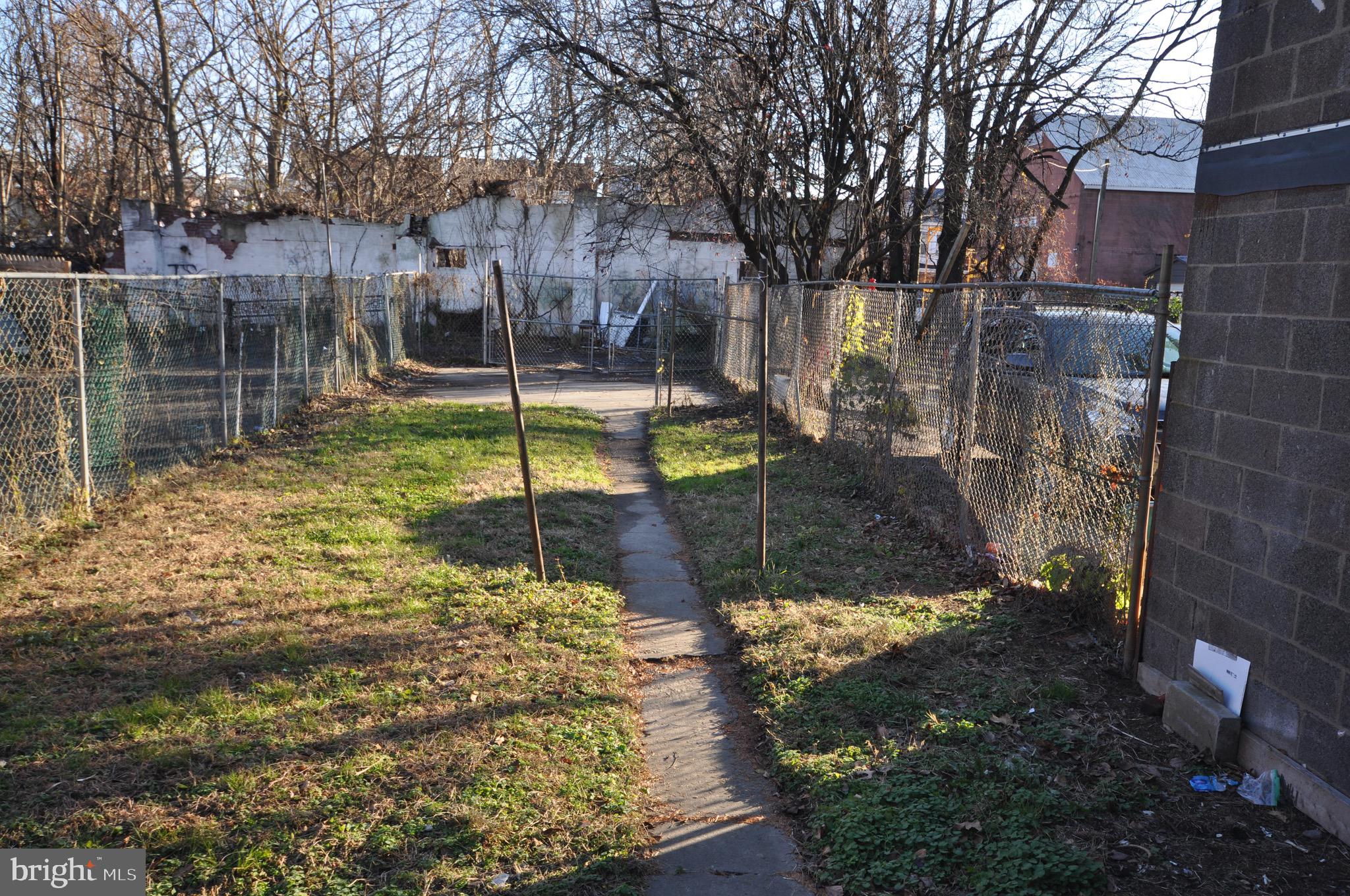 27 Tyler Street Trenton, NJ 08609 - Photo 2 of 27