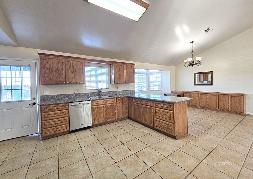 804 West Bataan Avenue Ridgecrest, CA 93555 - Photo 25 of 50