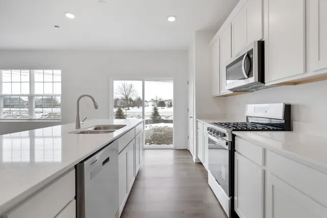 $2,795 | 1763 Baler Avenue, Aurora, IL 60503