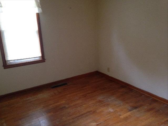 853 Winston Drive Monroe, MI 48161 - Photo 9 of 12 20419819-8.JPG