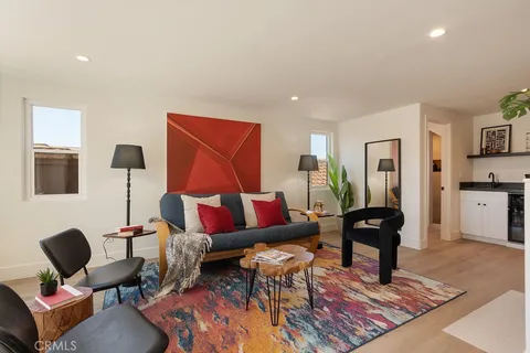$2,850,000 | 519 10th Street, Huntington Beach, CA 92648