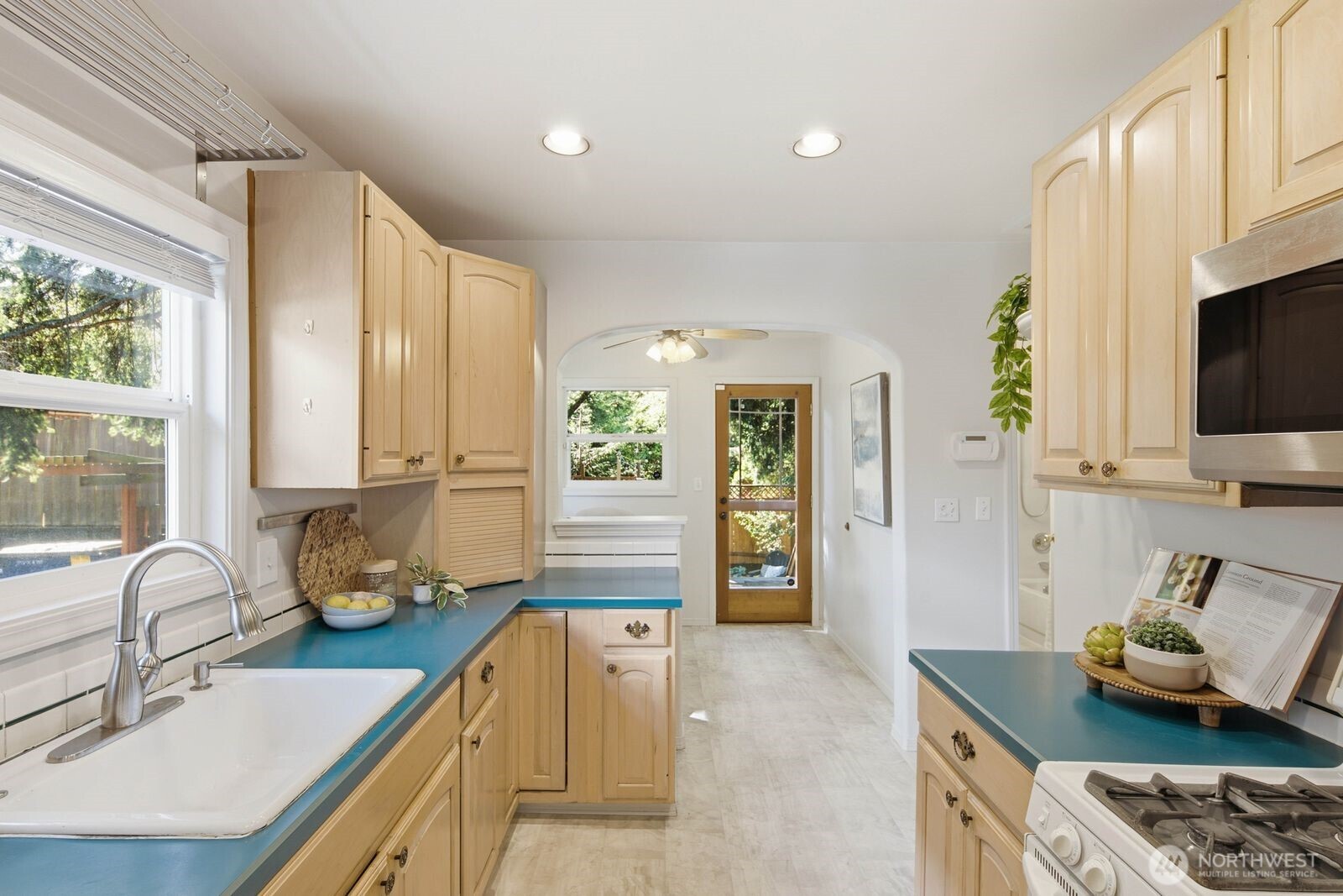 1709 North 35th Street Seattle, WA 98103 - Photo 8 of 39 Gallery Image 8