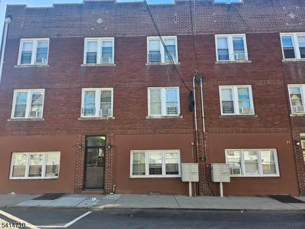 $1,425 | 75 Center Street, Unit 5, Clifton, NJ 07011