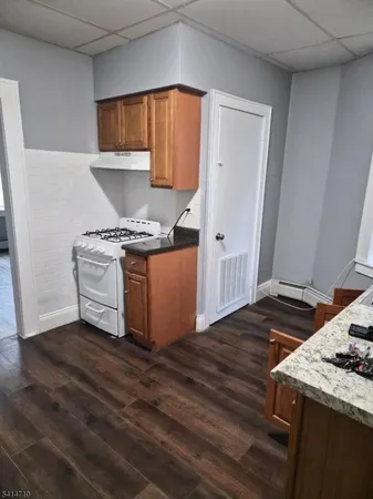 $1,425 | 75 Center Street, Unit 5, Clifton, NJ 07011