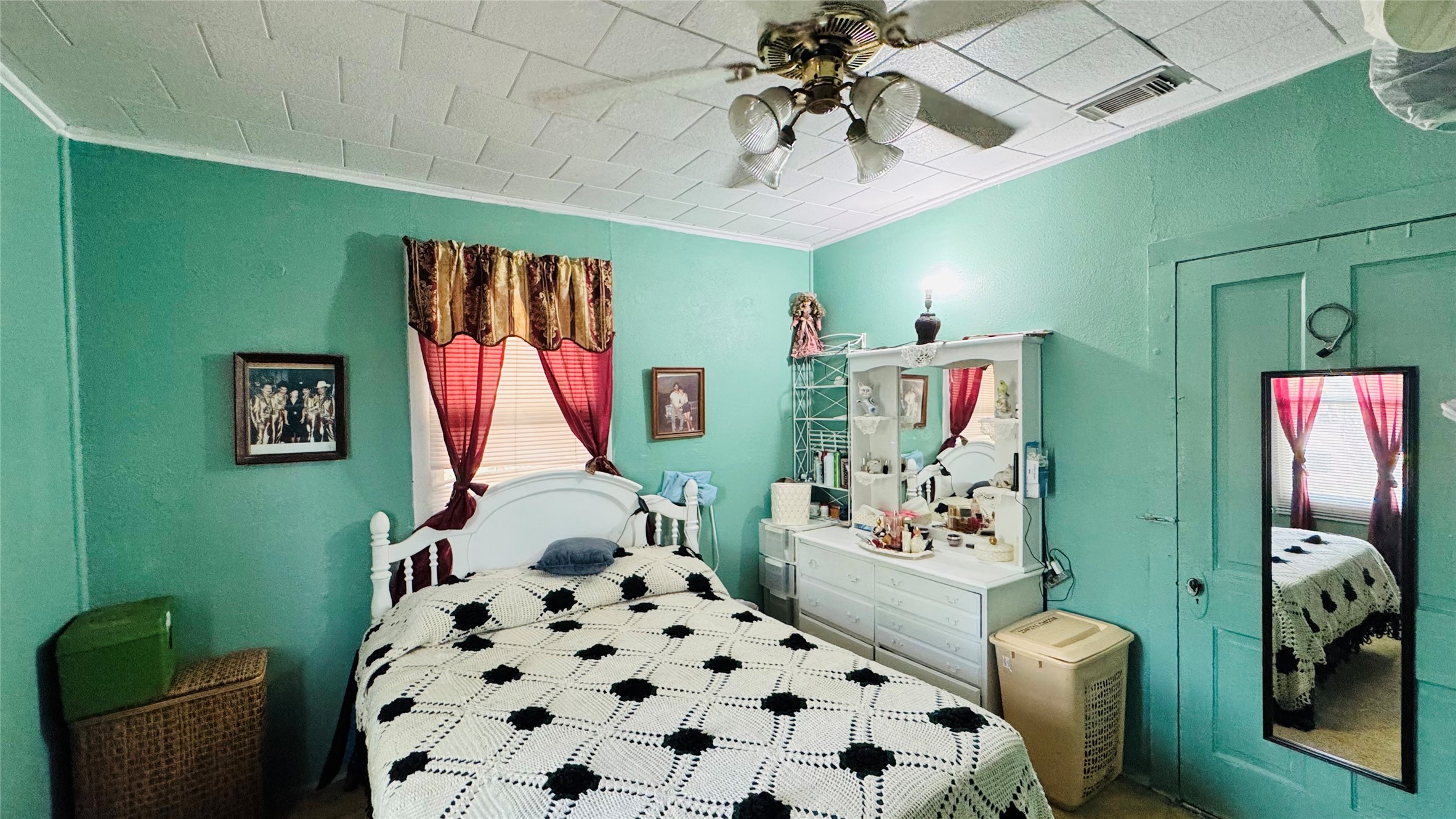 1604 Pine Street Georgetown, TX 78626 - Photo 4 of 13 a bedroom with furniture and a bed