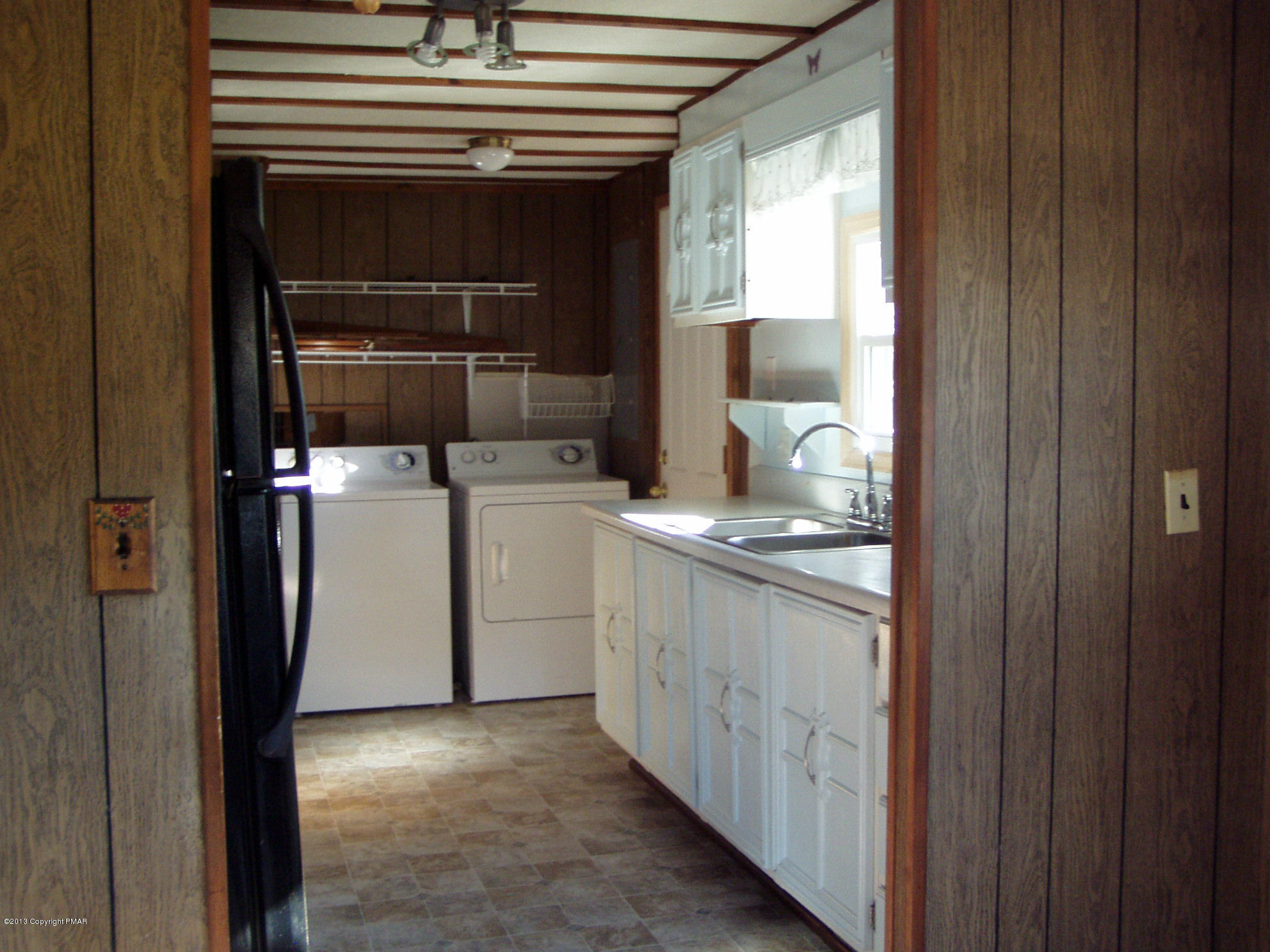 340 Summit Road Swiftwater, PA 18370 - Photo 5 of 16 a utility room with dryer and washer