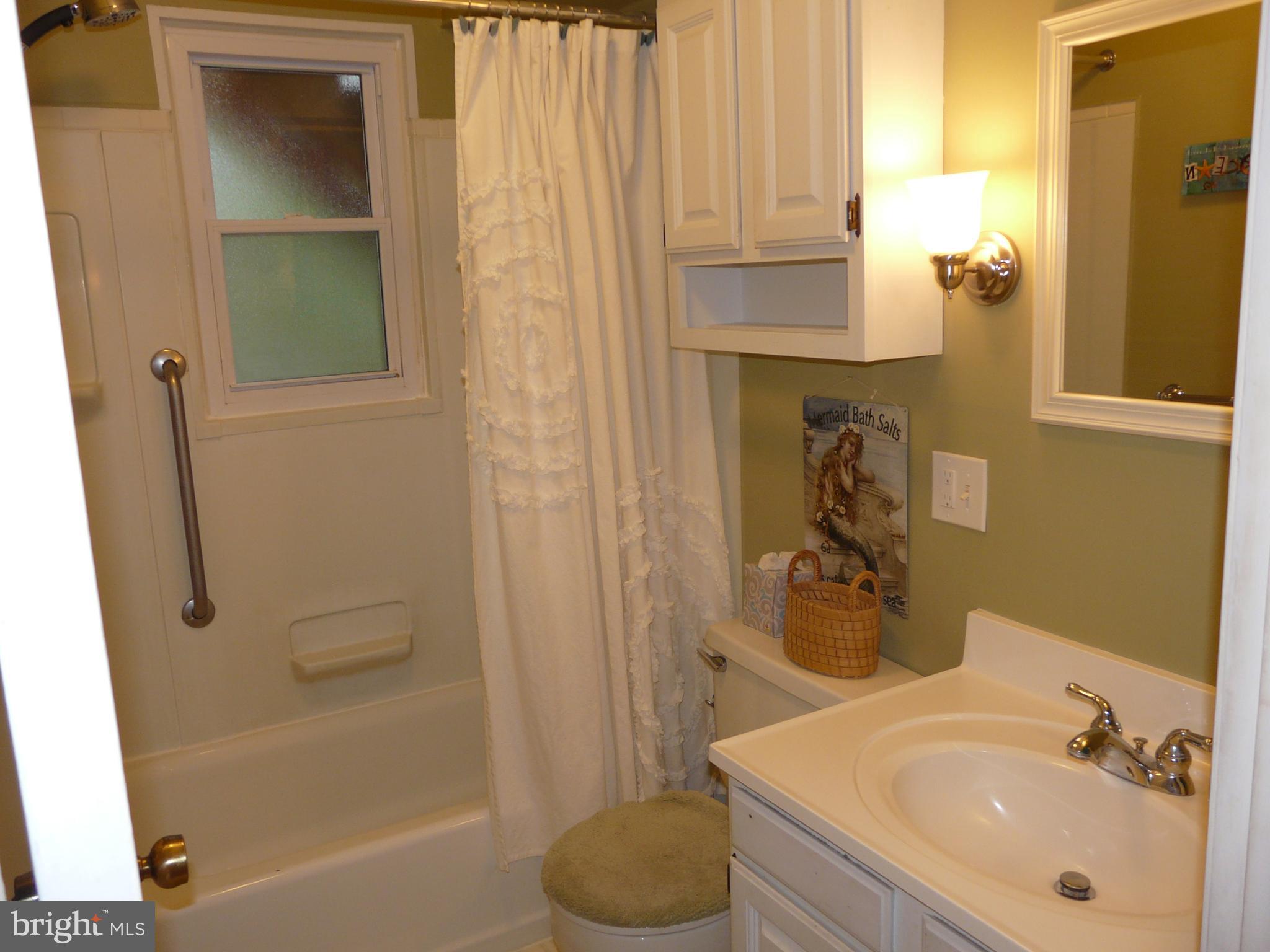 5911 Meadow Road Baltimore, MD 21206 - Photo 8 of 49 Bath Room