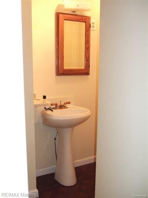 715 North Harris Road Ypsilanti, MI 48198 - Photo 9 of 24 020