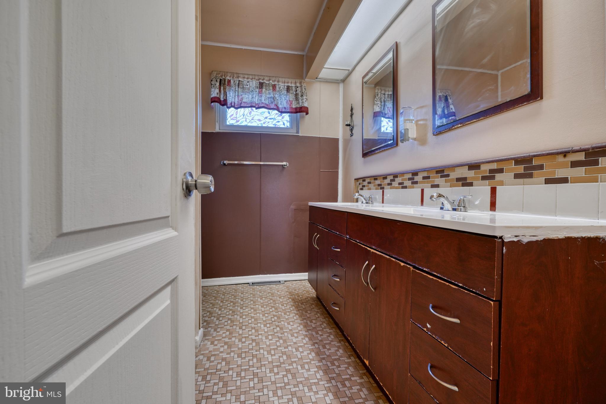 2312 Holyoke Road Rosedale, MD 21237 - Photo 25 of 39