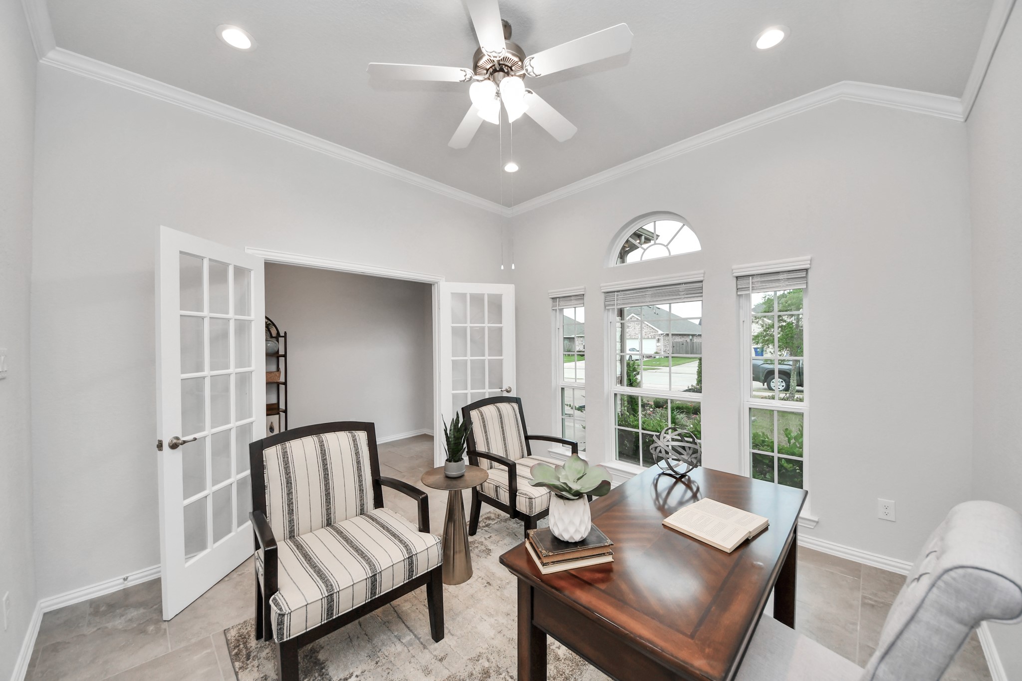 101 Bayou Bend Angleton, TX 77515 - Photo 4 of 25