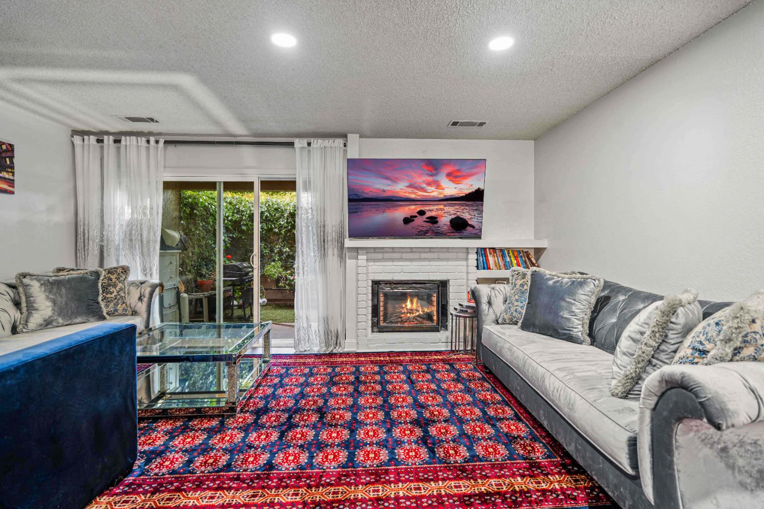 4009 Dale Road, Unit E Modesto, CA 95356 - Photo 6 of 26