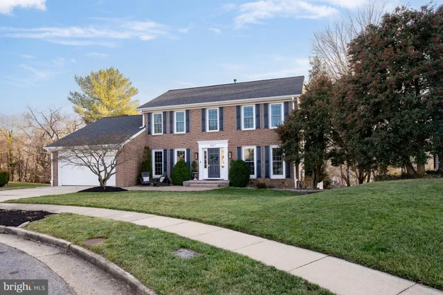 $1,065,000 | 6027 Redwood Lane, Alexandria, VA 22310
