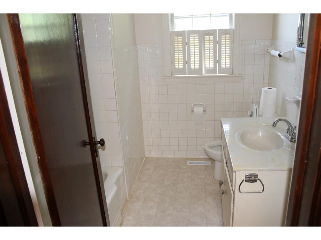 104 Crossway Road Bristol, VA 24201 - Photo 12 of 27 Photo 12