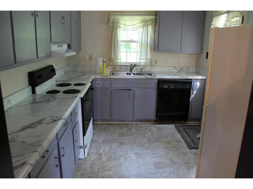 104 Crossway Road Bristol, VA 24201 - Photo 6 of 27 Photo 6