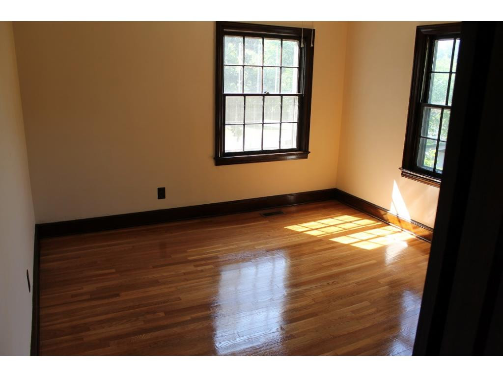104 Crossway Road Bristol, VA 24201 - Photo 8 of 27 Photo 8