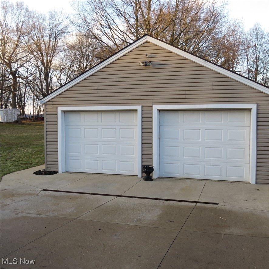1725 Faye Road Akron, OH 44306 - Photo 4 of 27