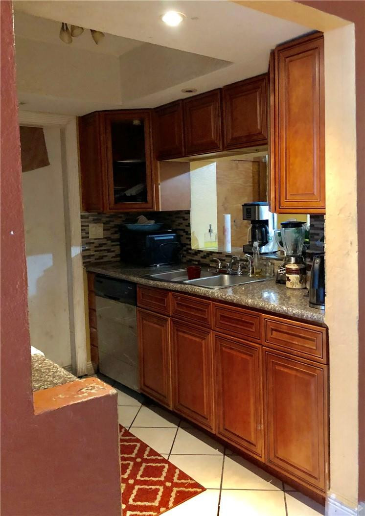 2960 Northwest 68th Way Sunrise, FL 33313 - Photo 4 of 11 Photo 4