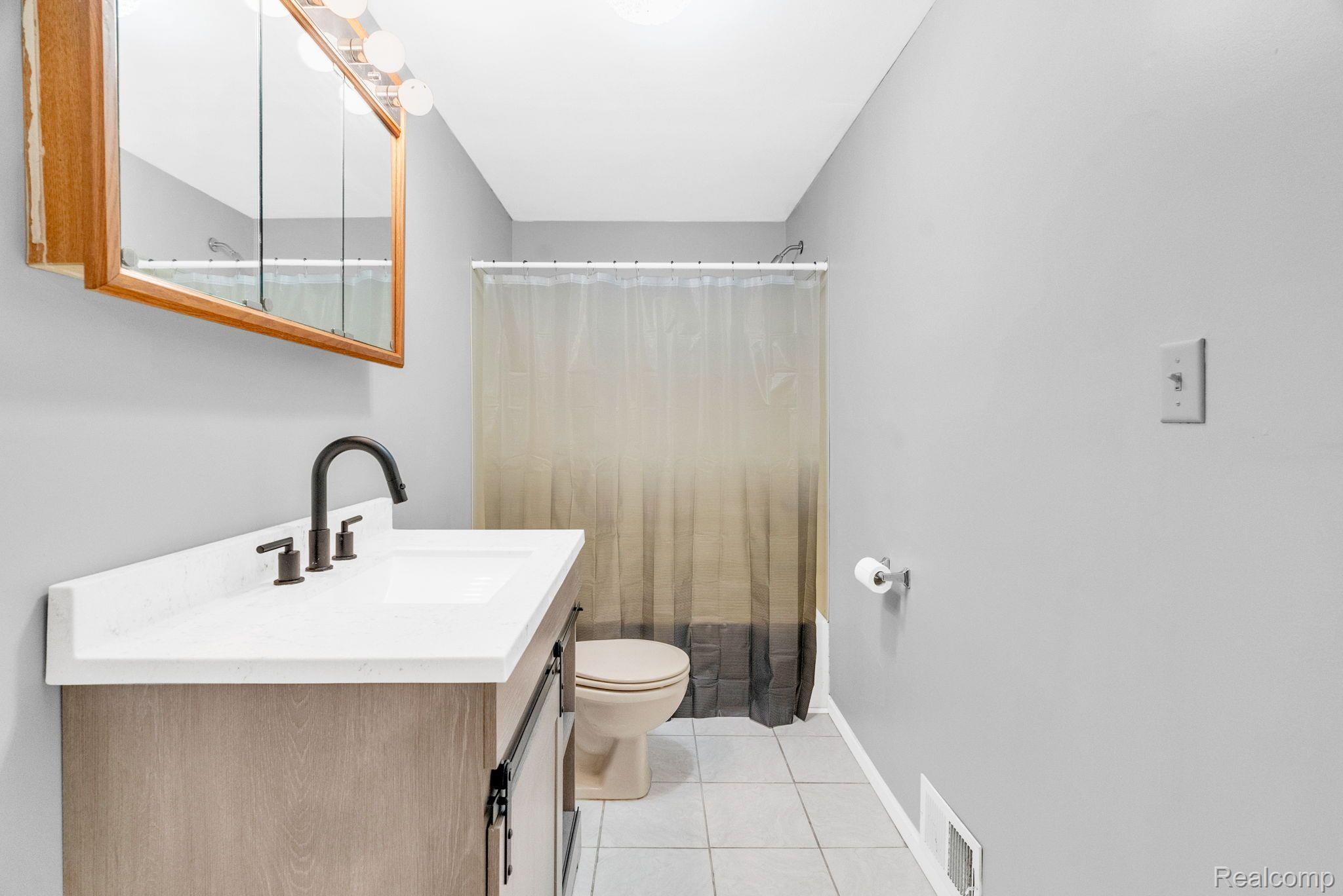 7432 Lobdell Road Linden, MI 48451 - Photo 37 of 54 Gallery Image 37